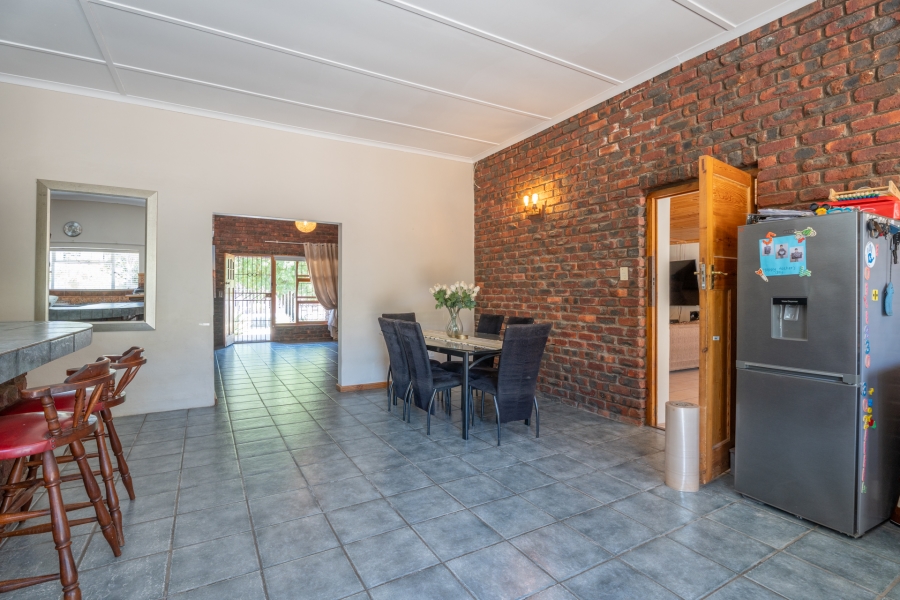 5 Bedroom Property for Sale in Porterville Western Cape